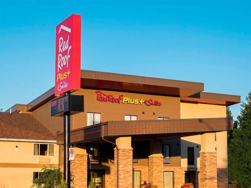 Red Roof Inn Plus+ & Suites Malone Extérieur photo