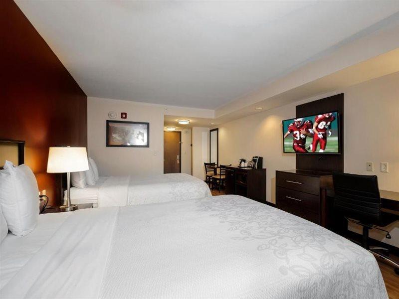 Red Roof Inn Plus+ & Suites Malone Extérieur photo
