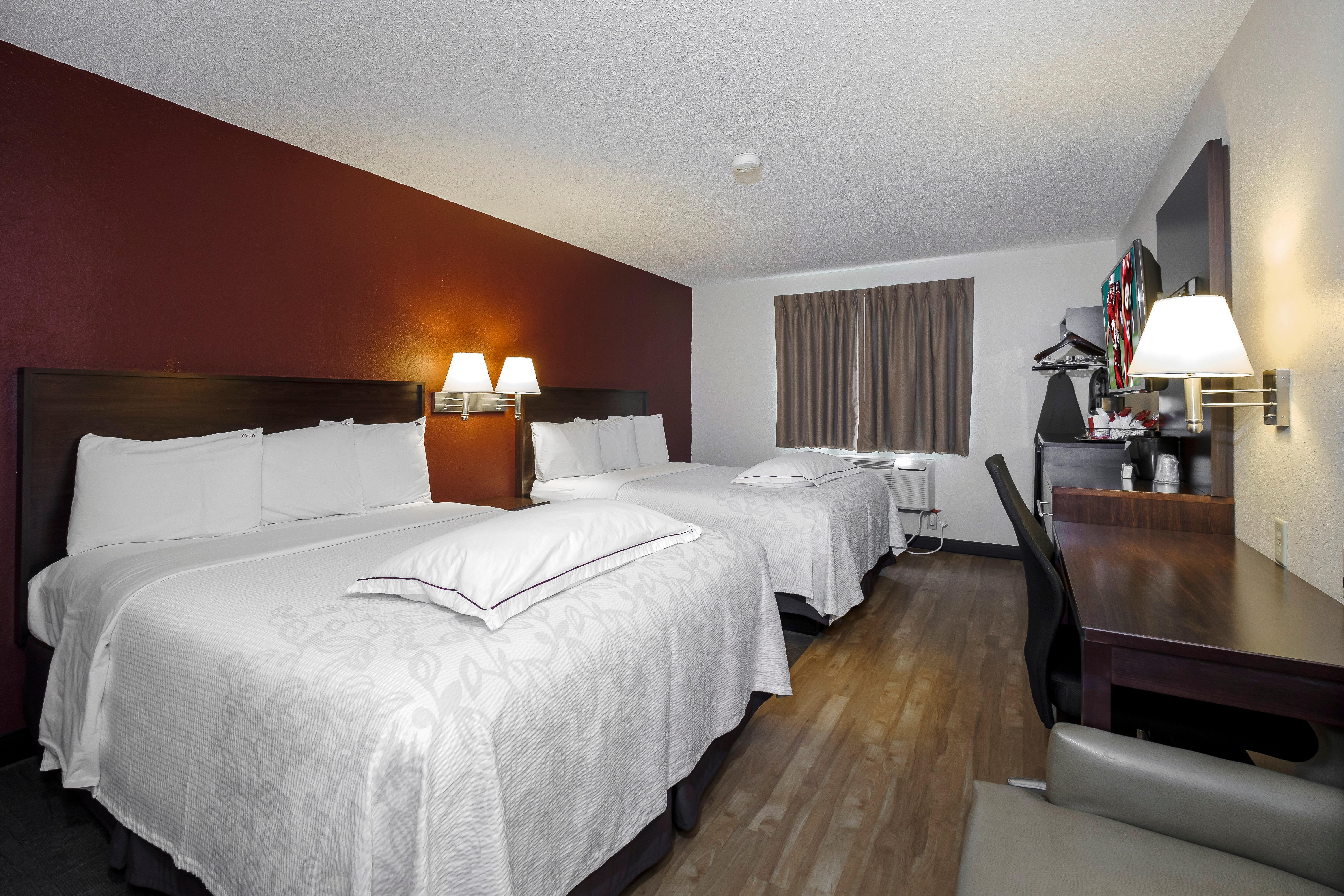 Red Roof Inn Plus+ & Suites Malone Extérieur photo