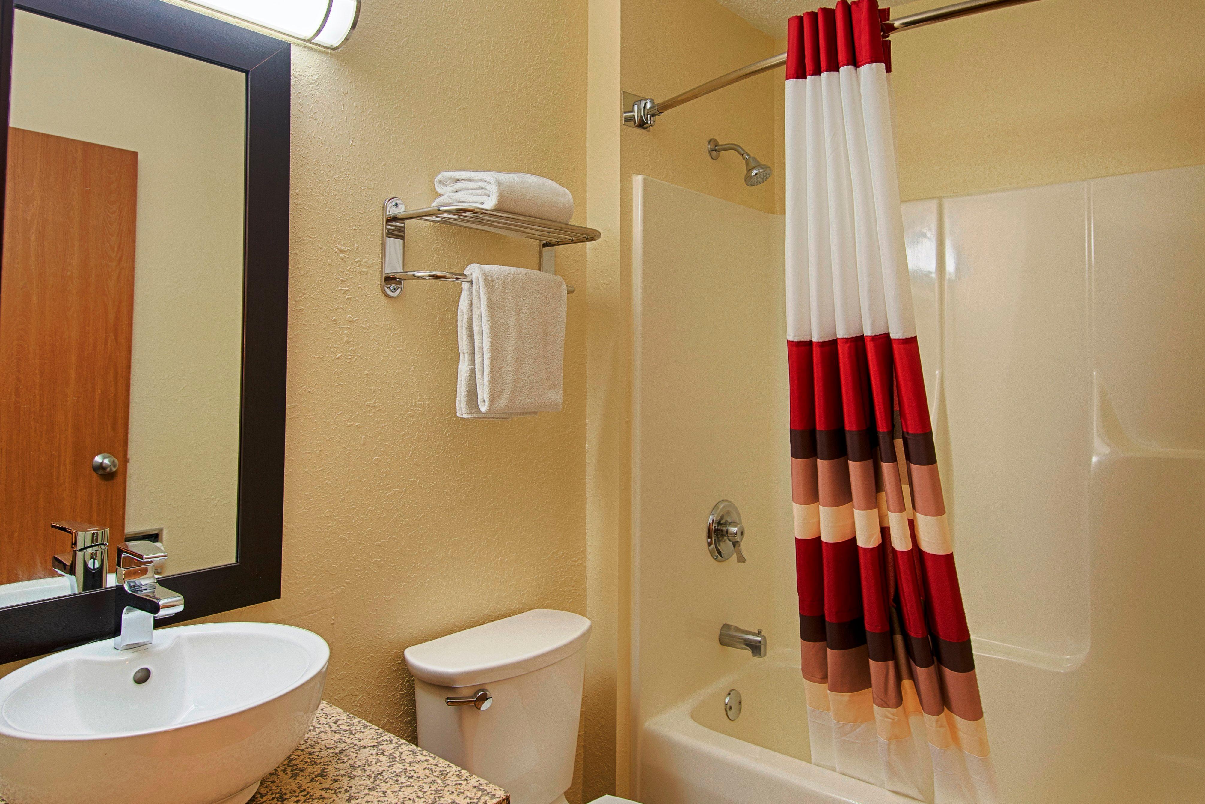 Red Roof Inn Plus+ & Suites Malone Extérieur photo