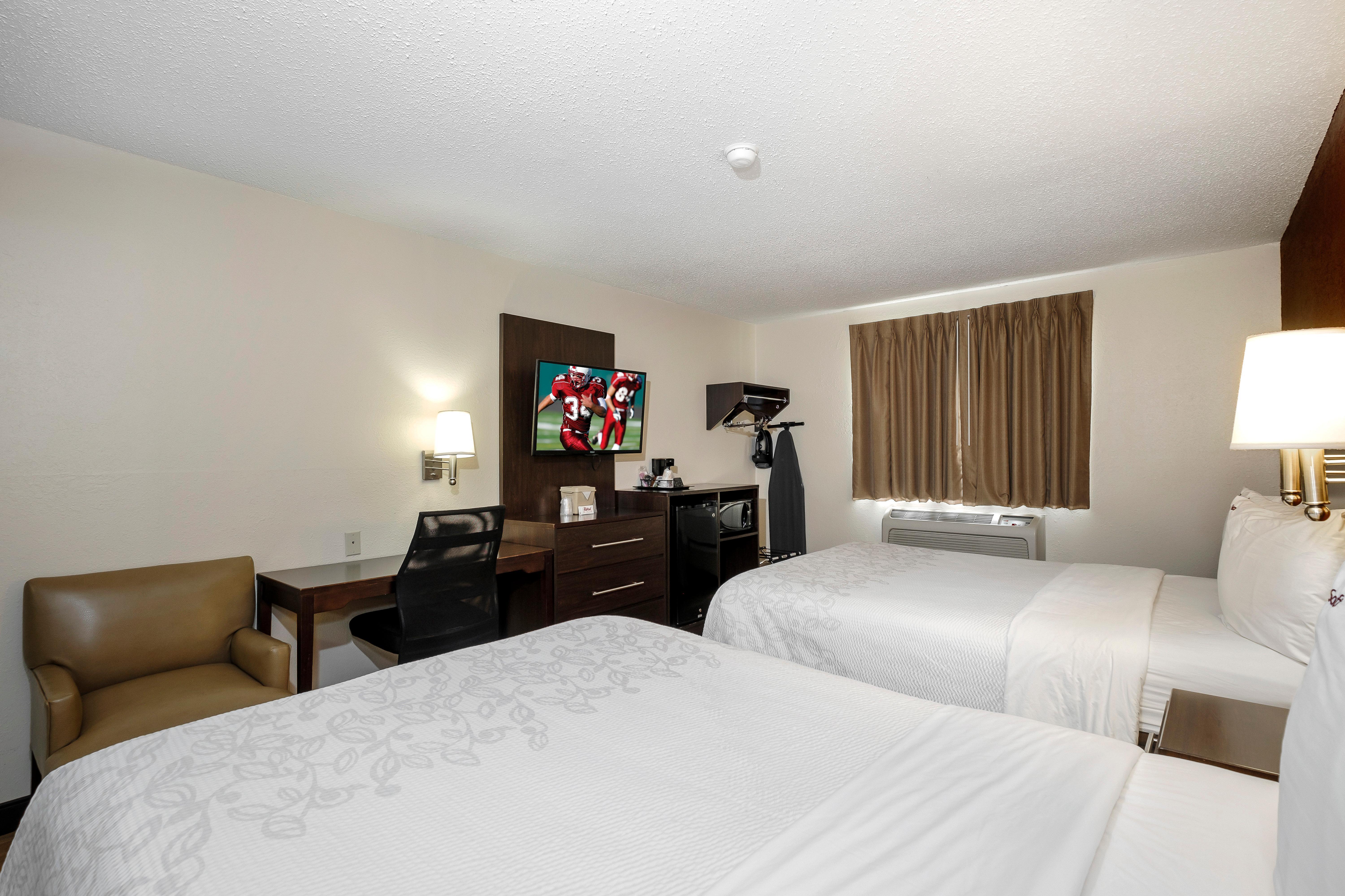Red Roof Inn Plus+ & Suites Malone Extérieur photo