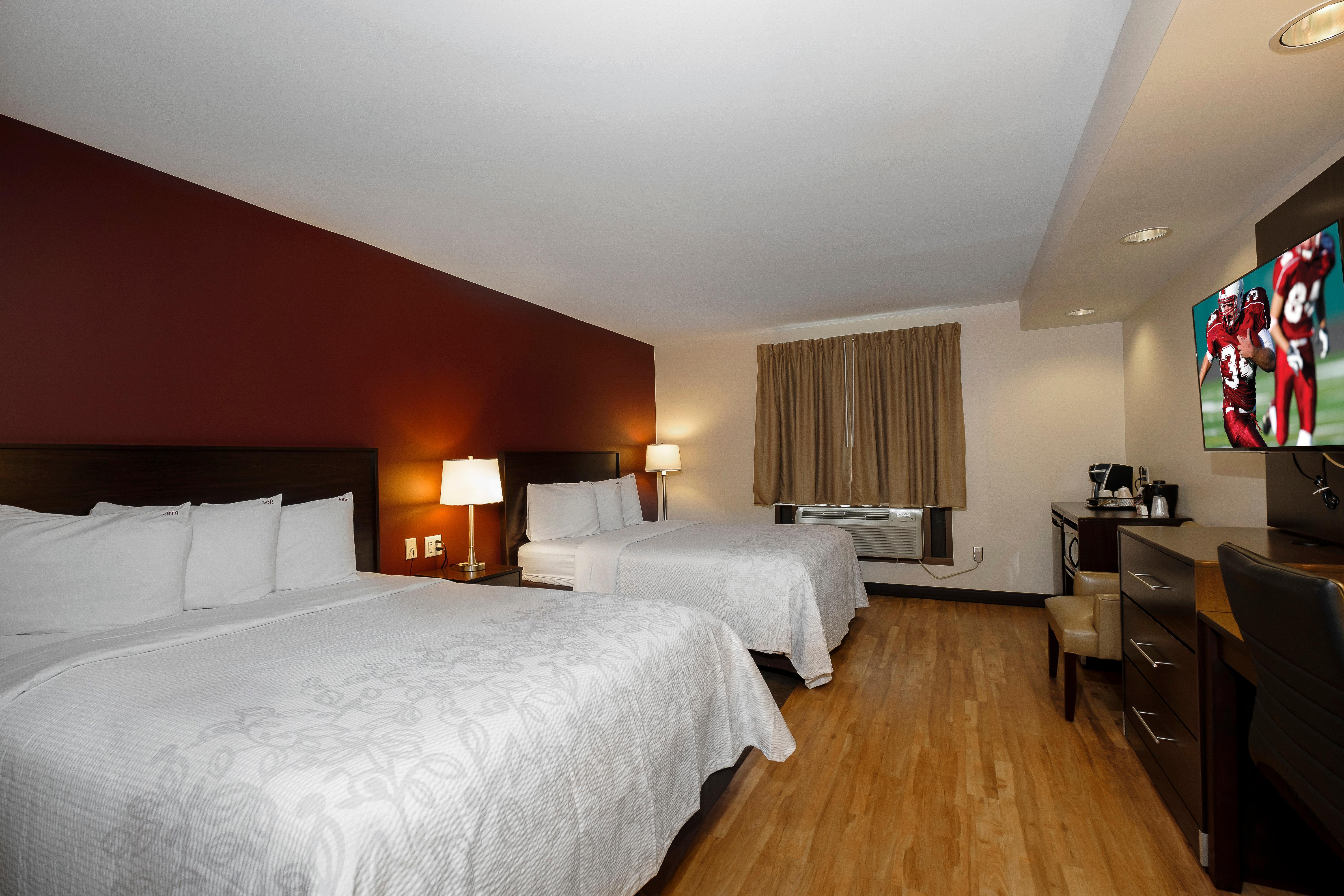 Red Roof Inn Plus+ & Suites Malone Extérieur photo