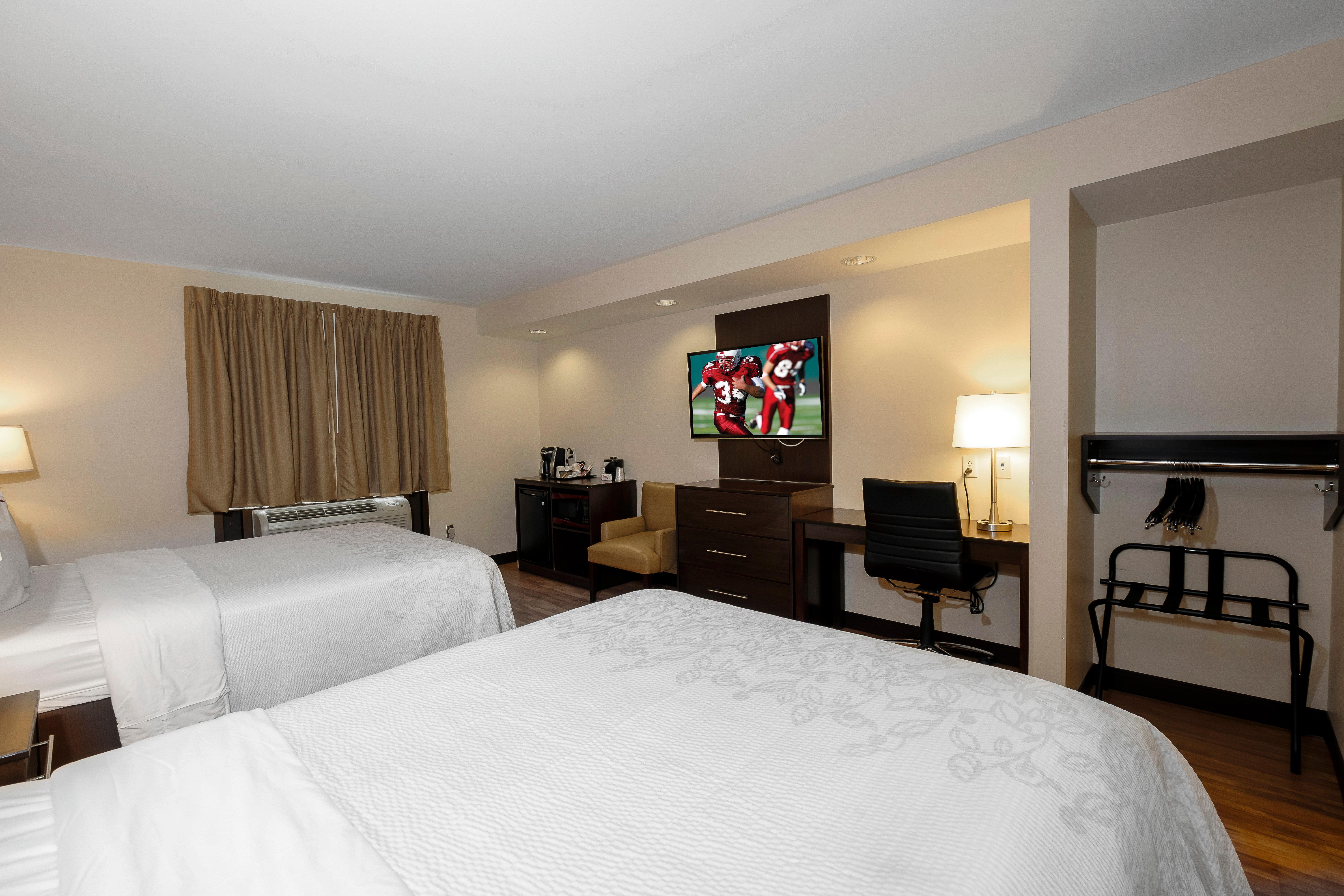 Red Roof Inn Plus+ & Suites Malone Extérieur photo