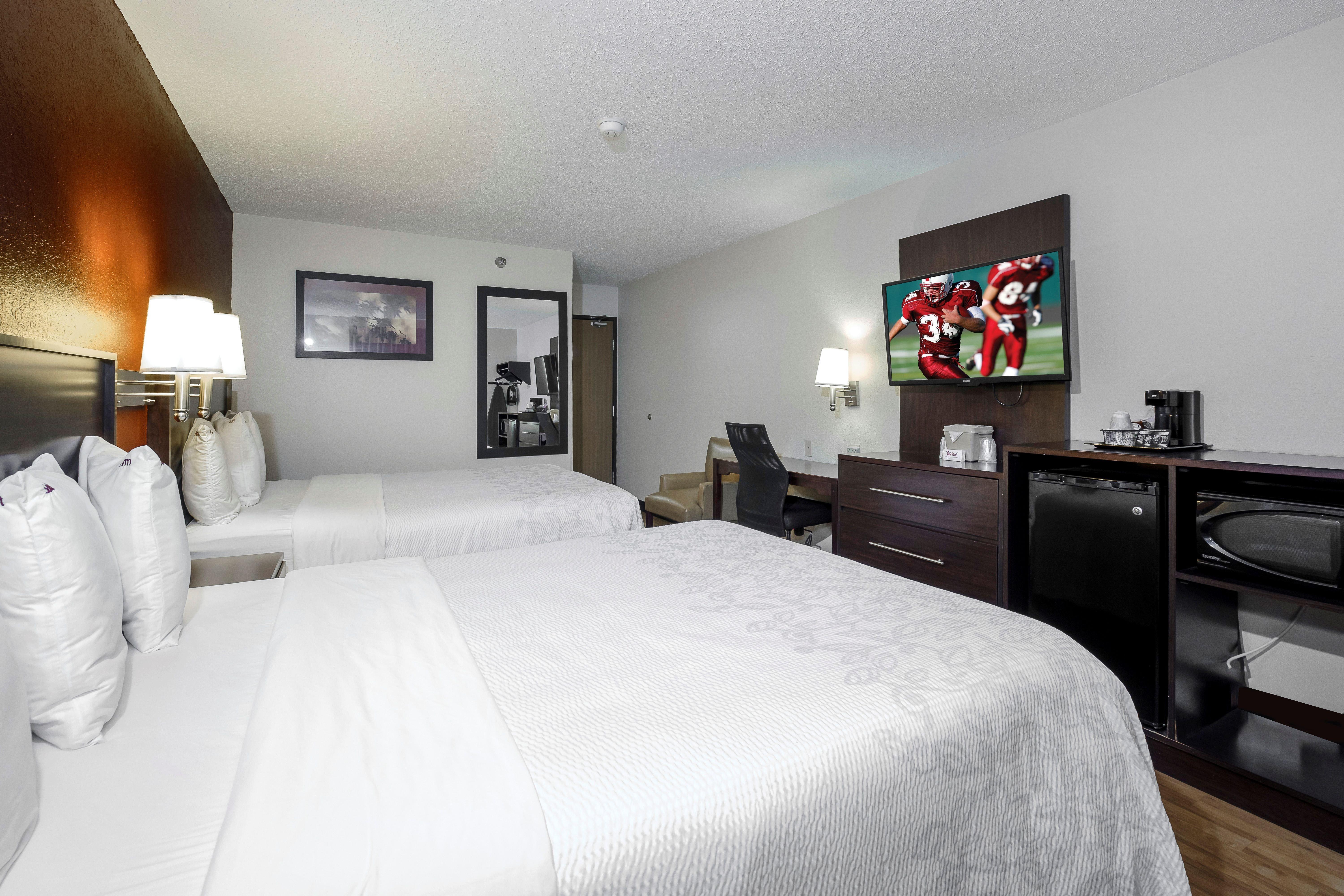 Red Roof Inn Plus+ & Suites Malone Extérieur photo