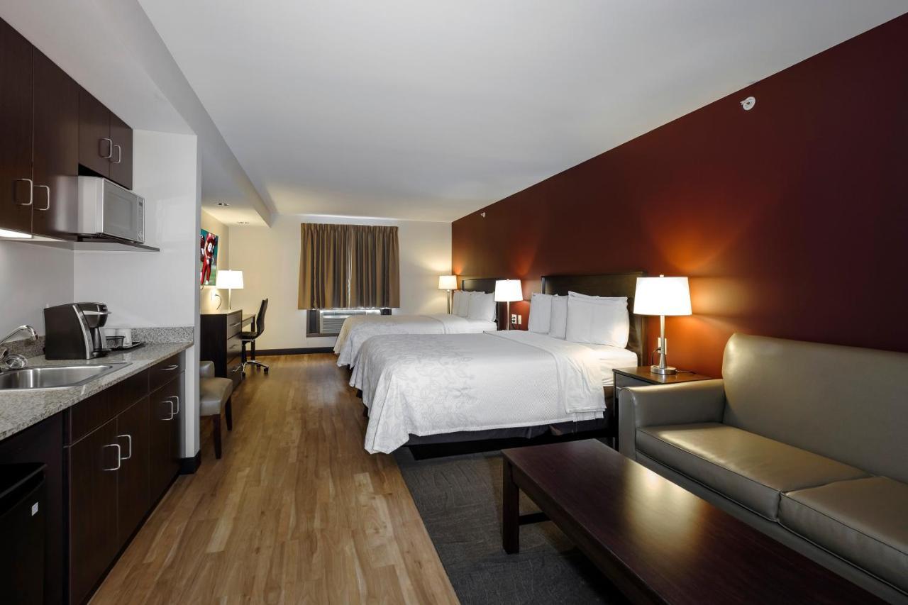 Red Roof Inn Plus+ & Suites Malone Extérieur photo